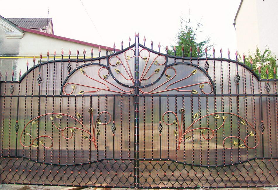Кованые ворота Карина